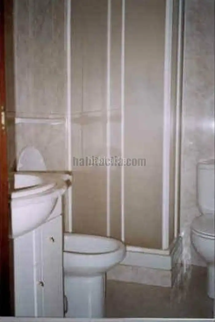 Studio with lift to rent in Carrer de Joaquim Serra 11, imagen 6