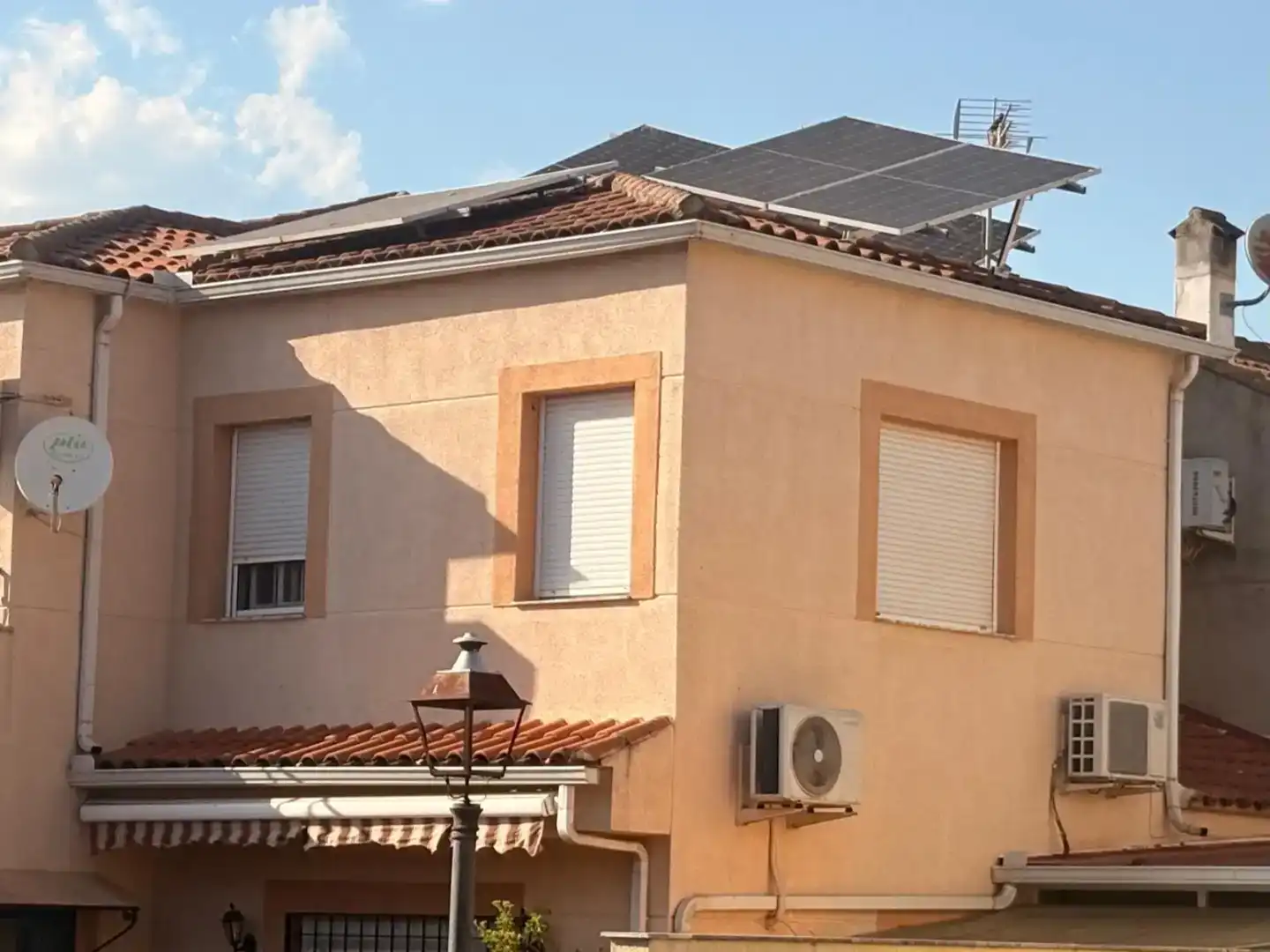 Vista exterior de Pis en venda en Carboneros amb Aire condicionat, Jardí privat i Balcó