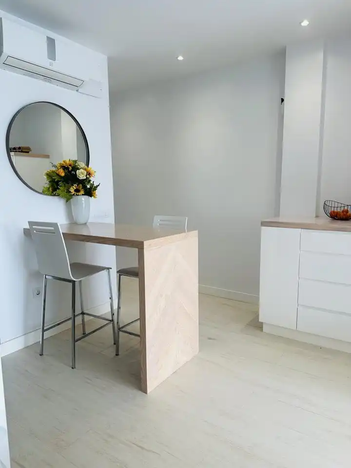 Dining room of Study for rent in Las Palmas de Gran Canaria  with Air Conditioner, Terrace and Furnished