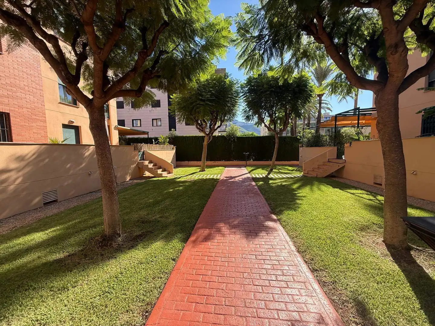 Vista exterior de Apartament en venda en Dénia amb Aire condicionat, Calefacció i Jardí privat