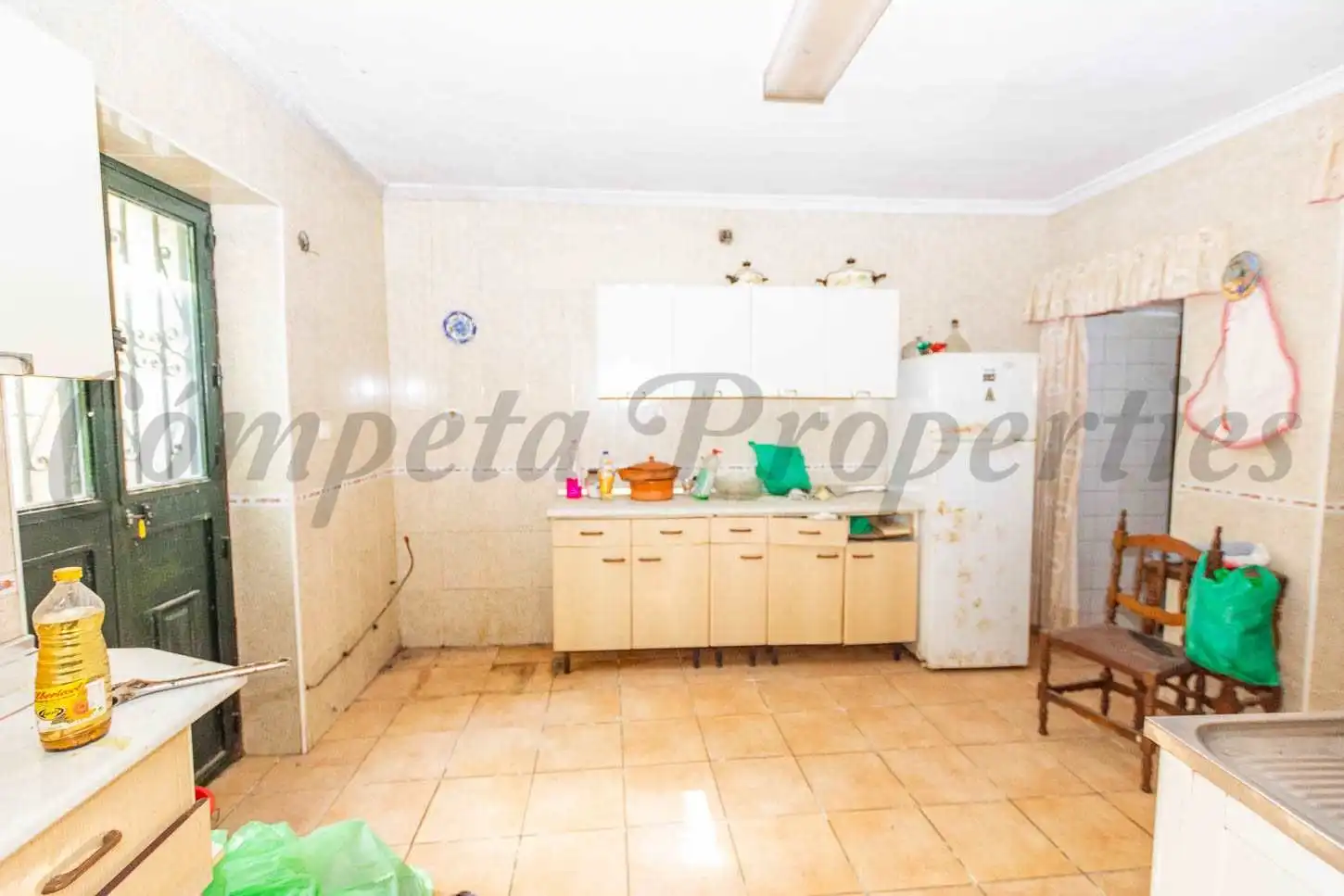 Cuina de Casa o xalet en venda en Nerja amb Jardí privat, Terrassa i Balcó