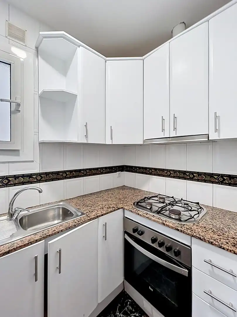 Kitchen of Flat for sale in Barcelona  with Furnished and Alarm