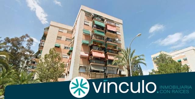 Piso en Venta en Calle Diputado Joaquín Fuster en Cuatrocientas Viviendas