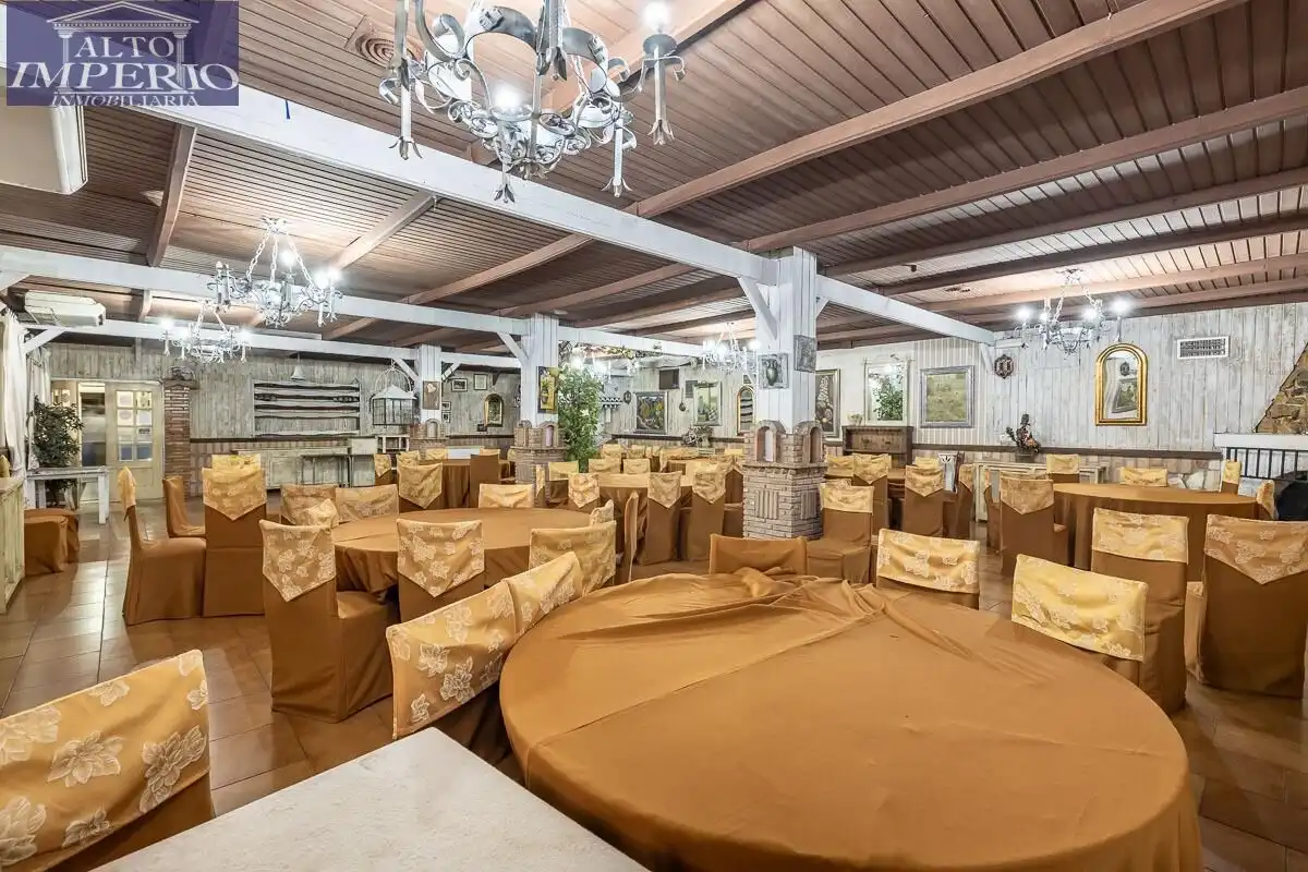 Local comercial en venda a Pinos Genil, imagen 10
