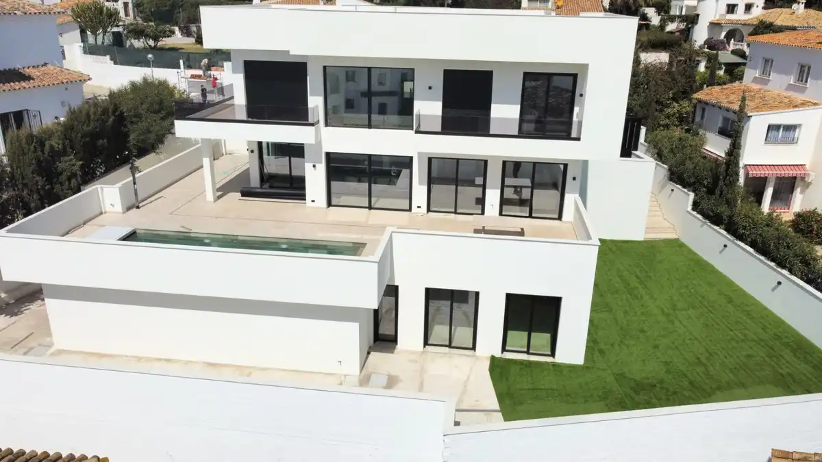 Detached house with pool for sale in Riviera del Sol, imagen 2