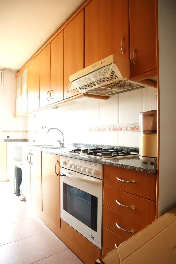 Cuina de Pis en venda en Montcada i Reixac amb Calefacció, Terrassa i Balcó
