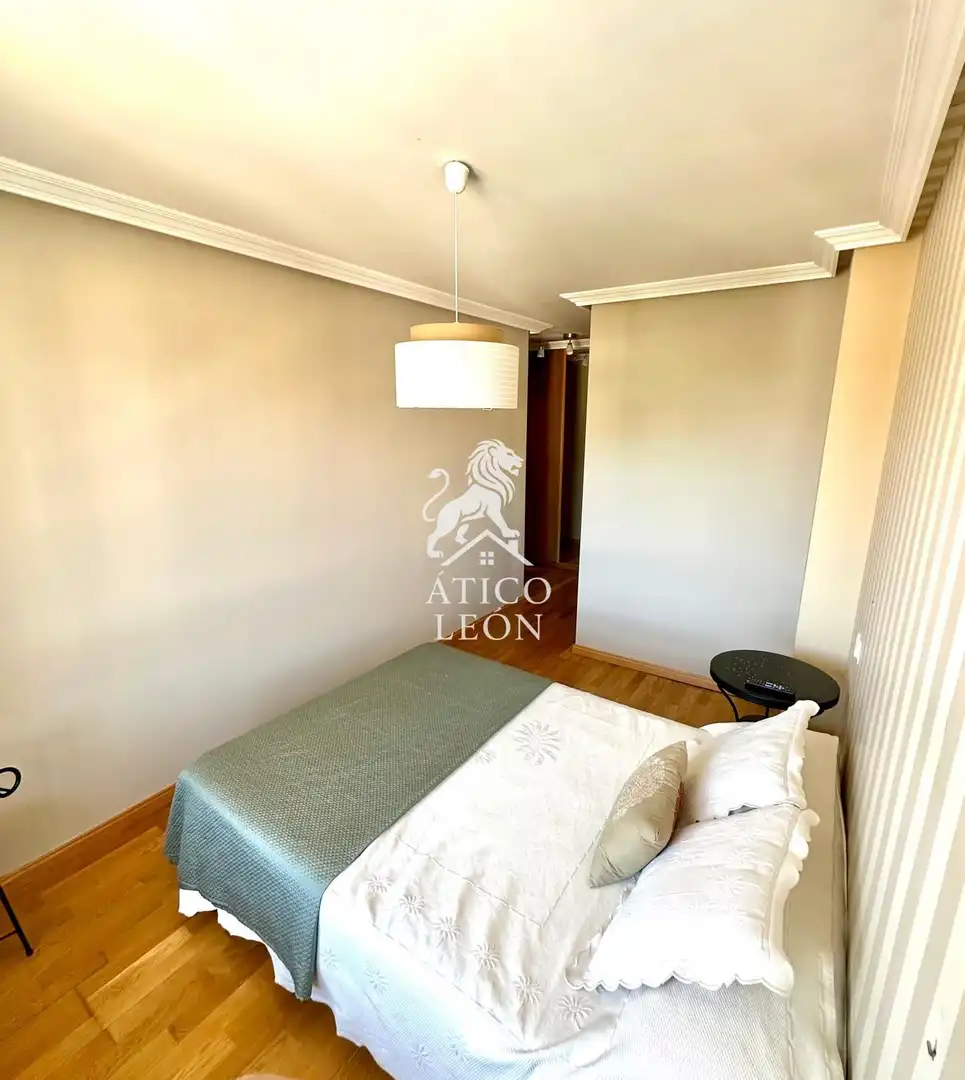 Habitación de Piso en venta en León Capital  con Calefacción, Terraza y Trastero