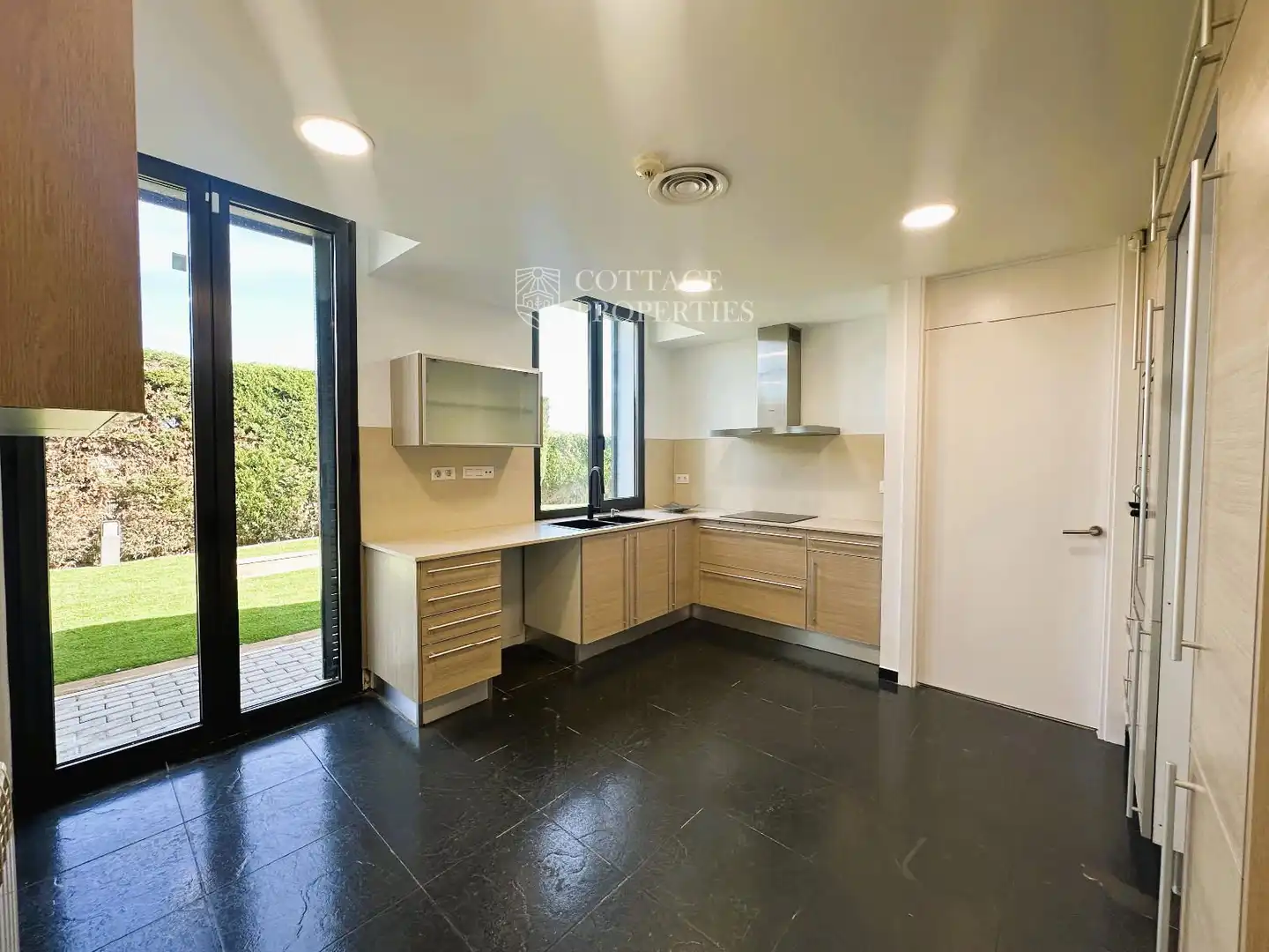 Cocina de Casa o chalet en venta en Sant Vicenç de Montalt con Aire acondicionado, Calefacción y Piscina