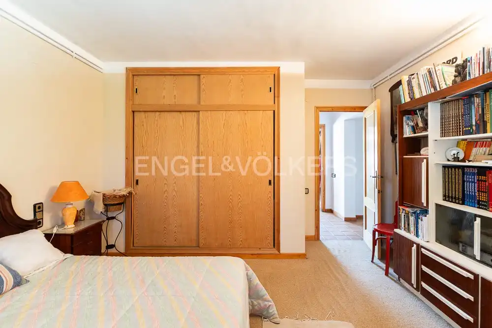 Habitación de Casa o chalet en venta en Requena con Aire acondicionado, Calefacción y Jardín privado