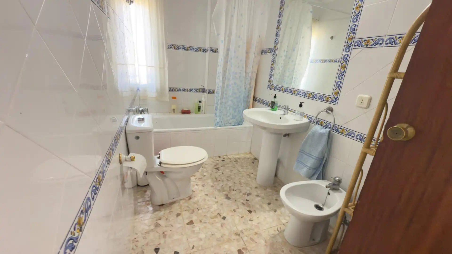 Bany de Finca rústica en venda en Gibraleón amb Aire condicionat, Jardí privat i Terrassa