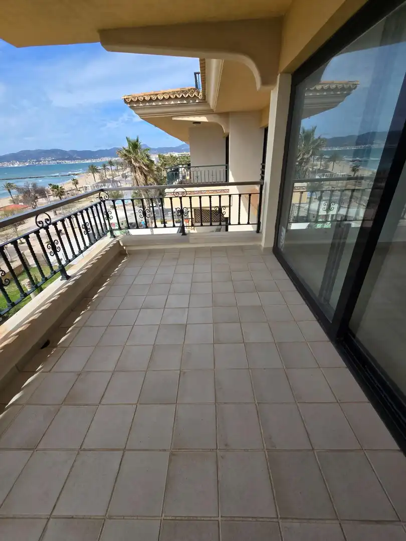 Terrassa de Pis de lloguer en  Palma de Mallorca amb Calefacció, Parquet i Terrassa