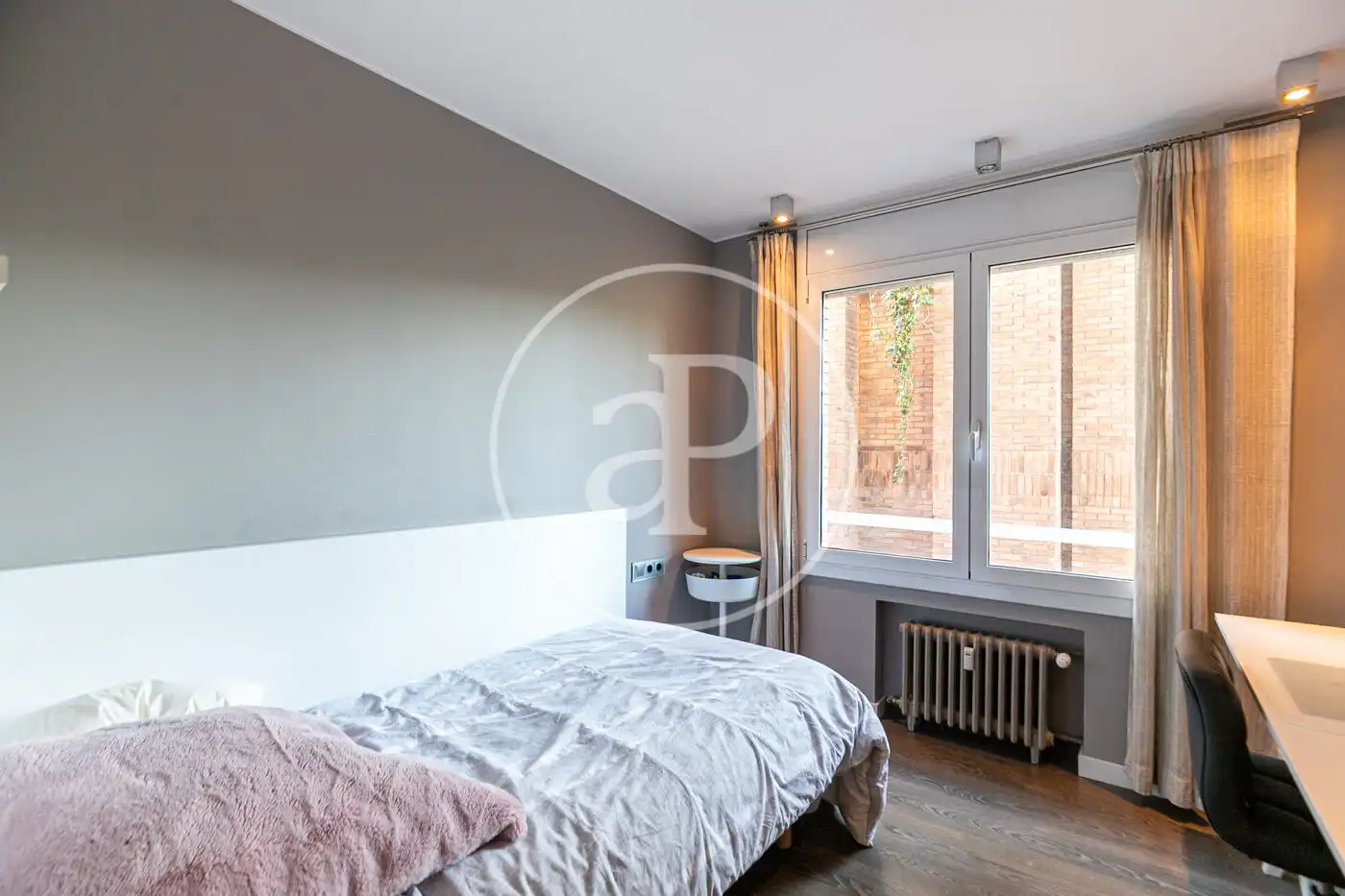 Bedroom of Flat for sale in Barcelona  with Air Conditioner, Heating and Terrace