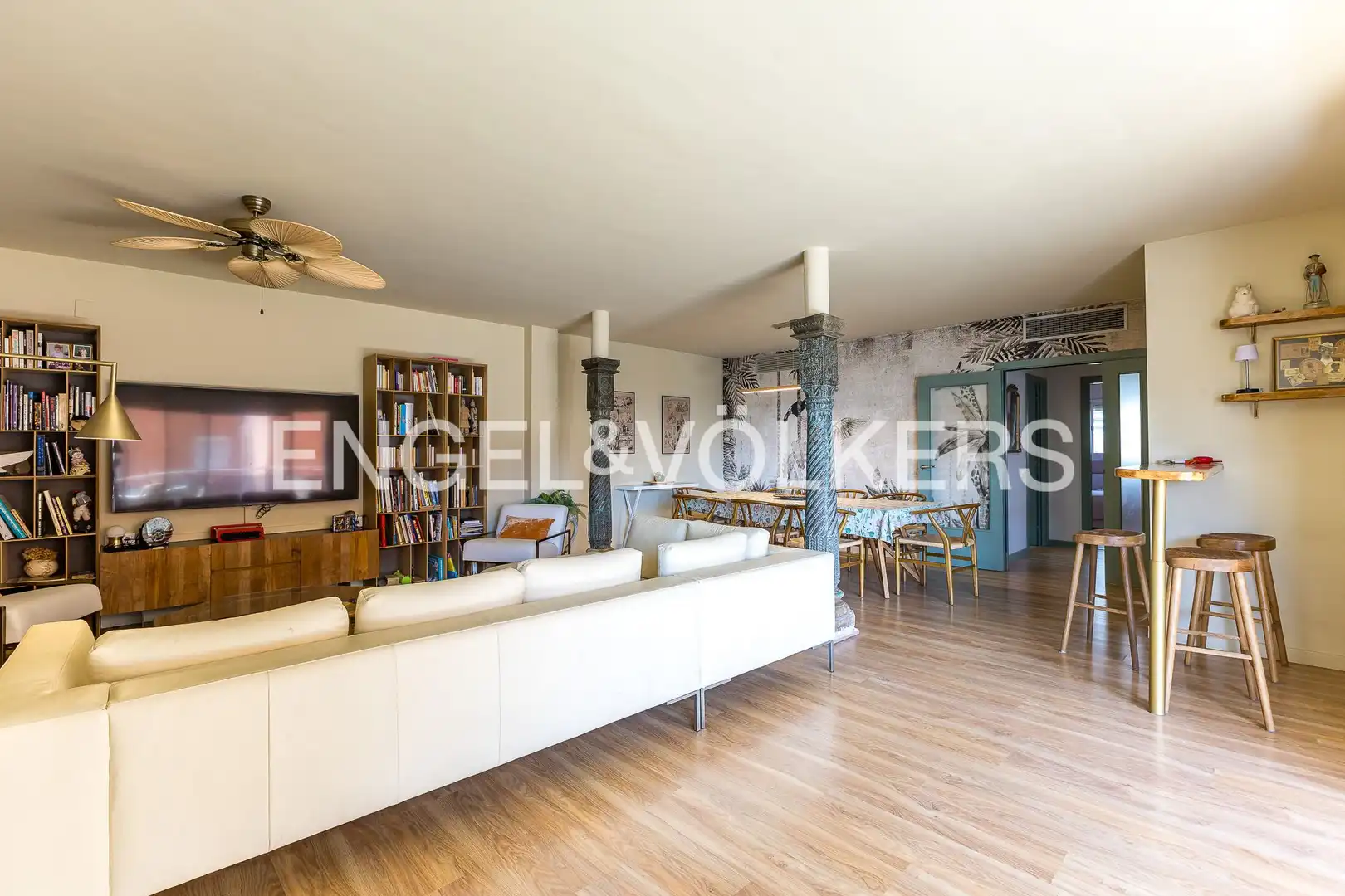 Sala d'estar de Pis de lloguer en Sitges amb Aire condicionat, Calefacció i Piscina