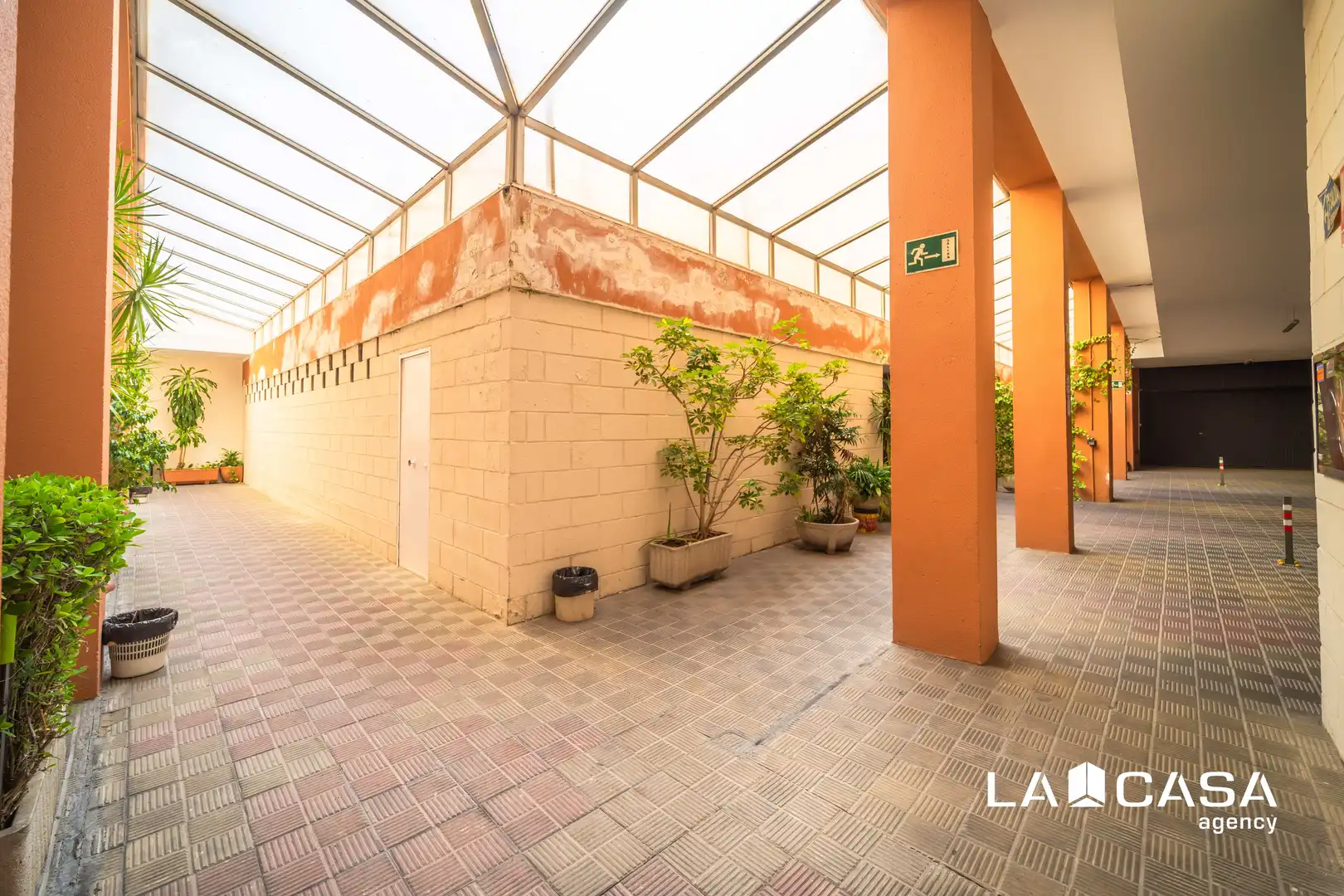 Terraza de Piso en venta en Dos Hermanas con Aire acondicionado, Trastero y Piscina