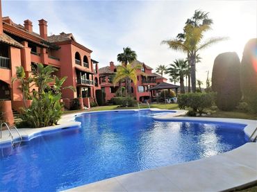 Apartament amb piscina en venda a Elviria - Cabopino