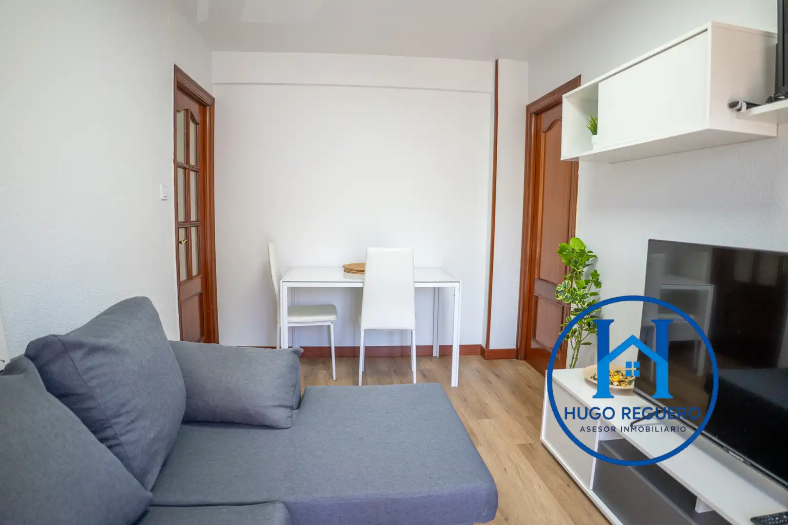 Living room of Flat for rent in Avilés  with Heating, Parquet flooring and Furnished