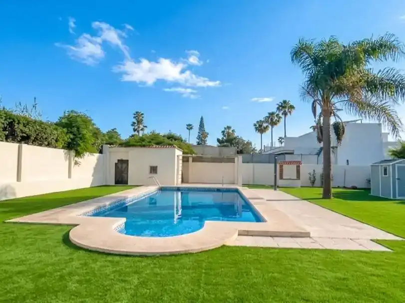 Piscina de Piso en venta en Algeciras con Piscina y Balcón