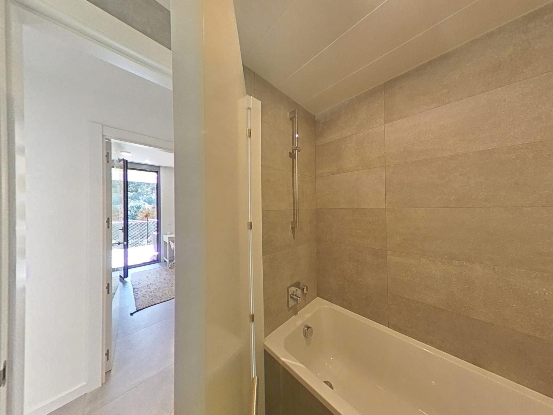 Bathroom of Flat for sale in Salou  with Air Conditioner, Heating and Private garden