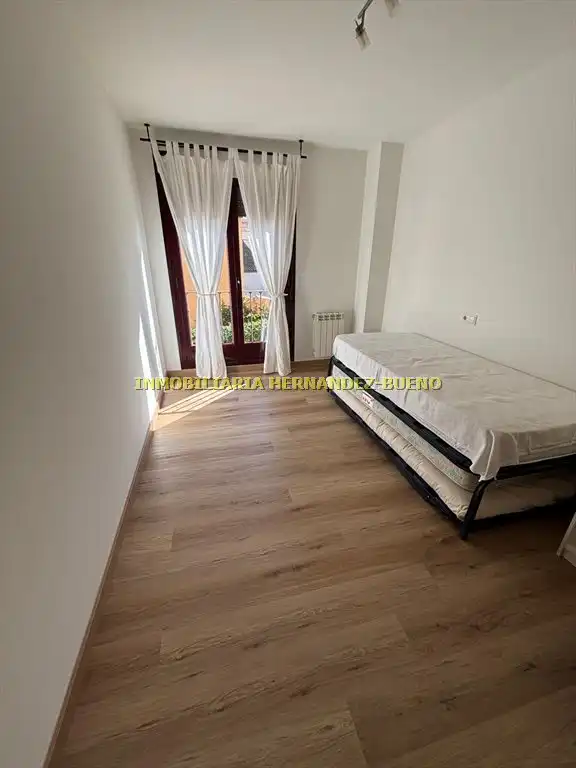 Bedroom of Flat for rent in Salamanca  with Heating, Furnished and Balcony