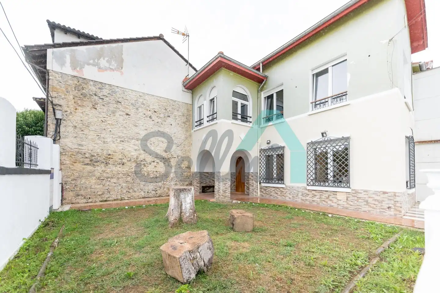 Exterior view of Houses for rent in Gijón   with Heating, Private garden and Terrace