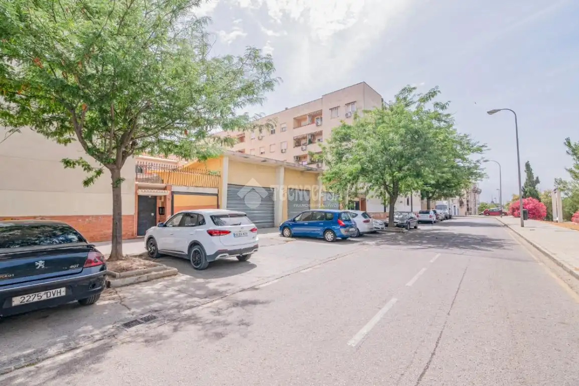 Vista exterior de Piso en venta en Granada