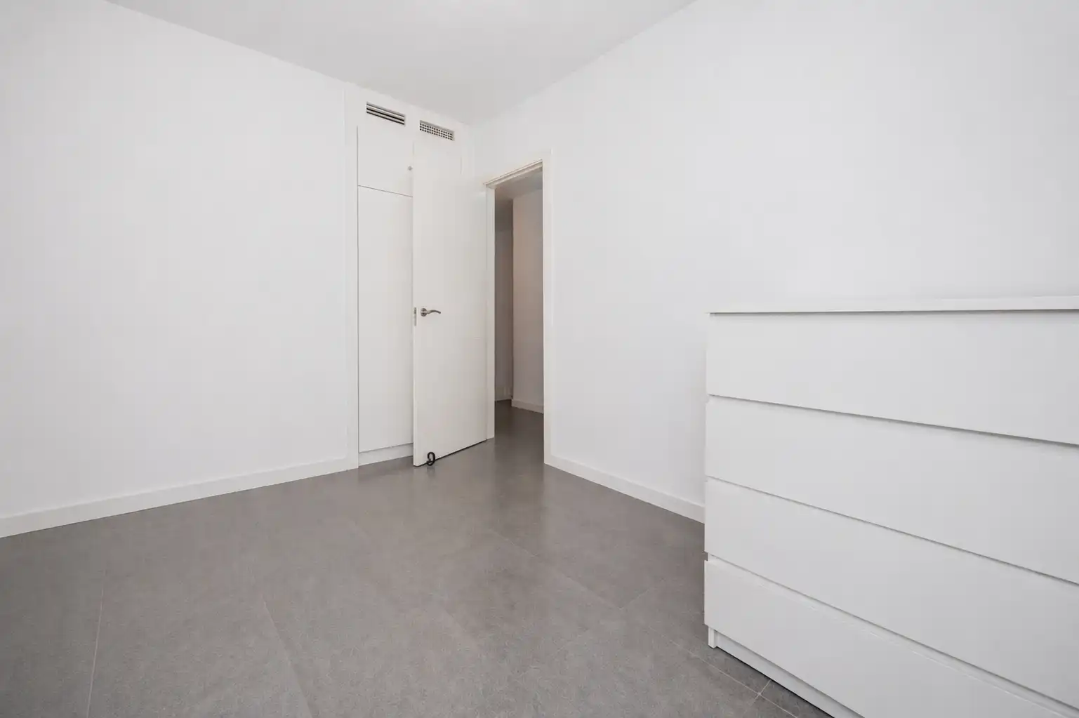Bedroom of Flat for sale in Alcobendas  with Air Conditioner, Heating and Private garden
