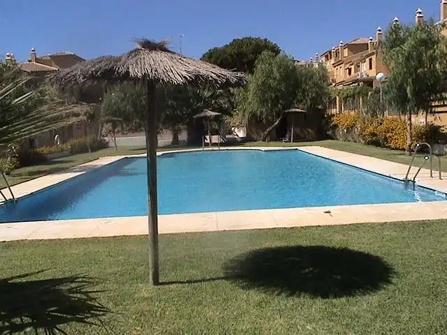 Piscina de Casa adosada en venda en El Puerto de Santa María amb Aire condicionat, Calefacció i Terrassa