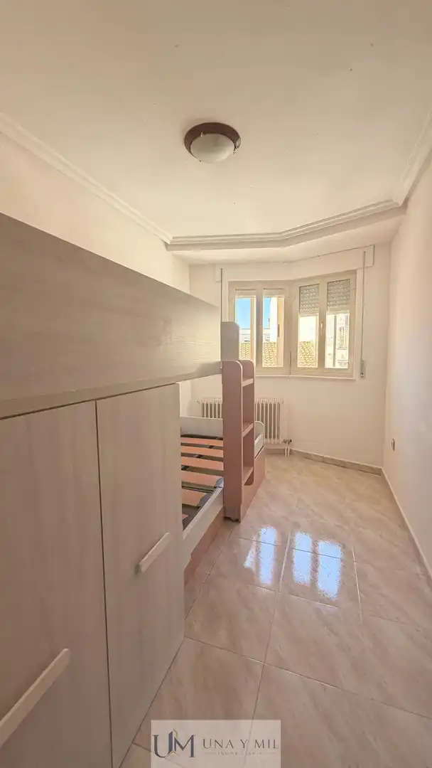 Dormitori de Pis en venda en Villares de la Reina amb Calefacció i Balcó