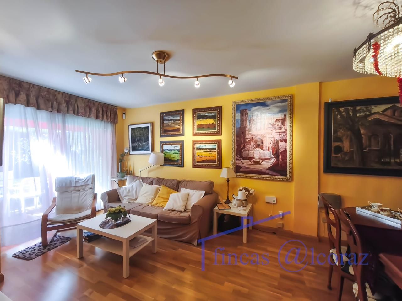 Sala d'estar de Casa o xalet en venda en  Huesca Capital amb Aire condicionat, Calefacció i Jardí privat