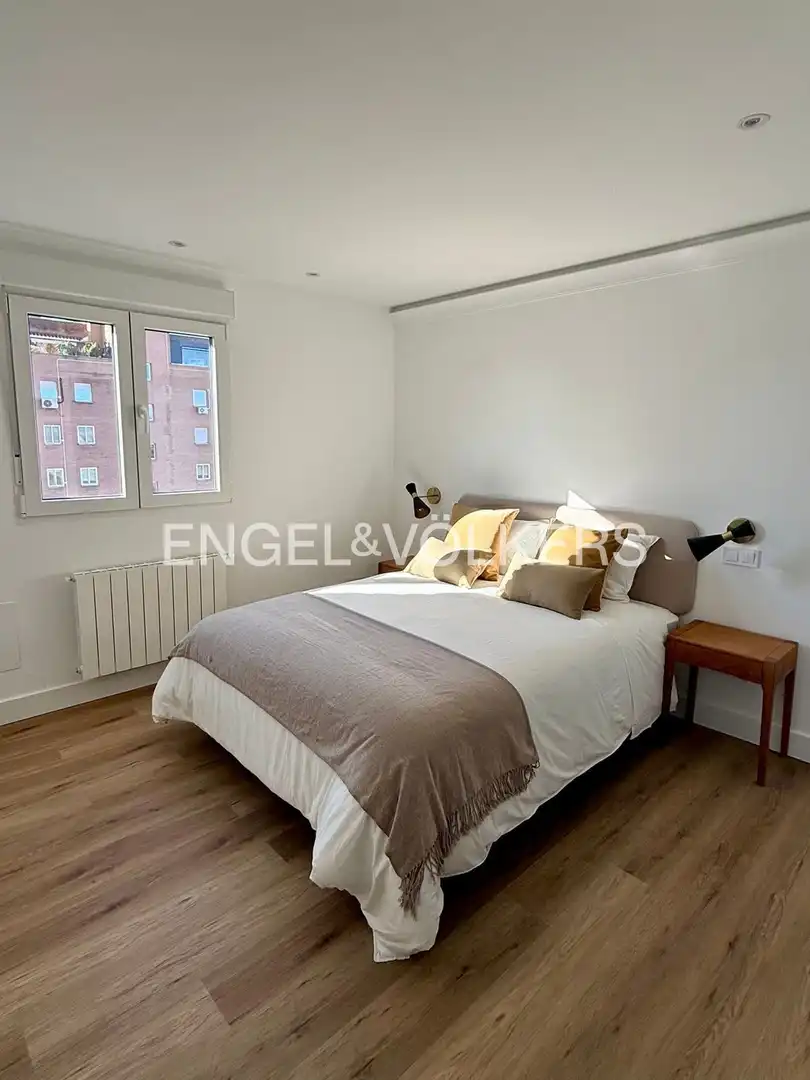 Bedroom of Flat for rent in Madrid  with Air Conditioner, Heating and Private garden