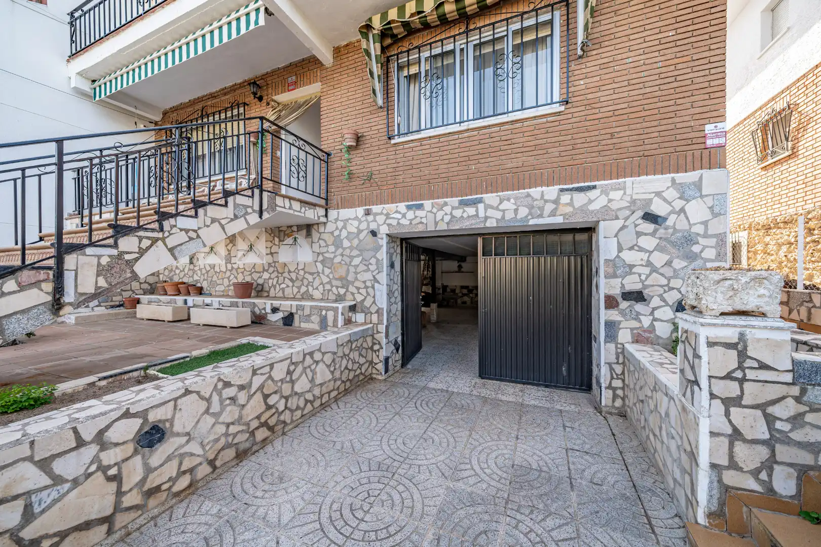 Casa aparellada amb jardí en venda a Calle de San José, imagen 77
