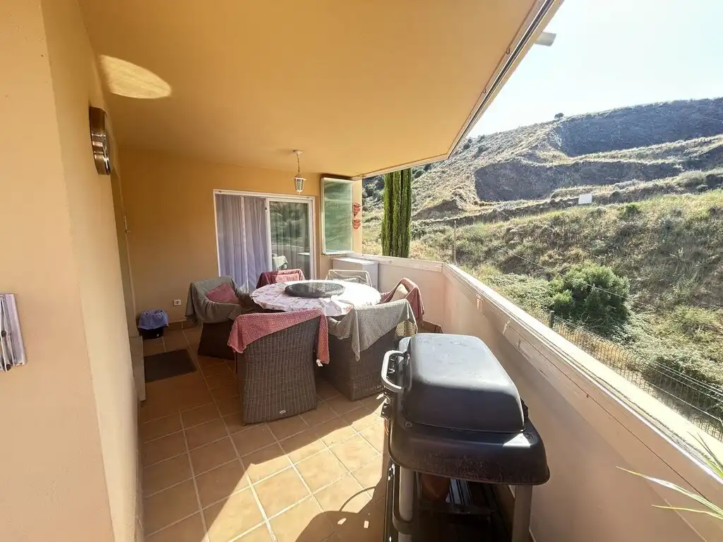 Terrasse von Erdgeschoss zum Verkauf in Calahonda 
