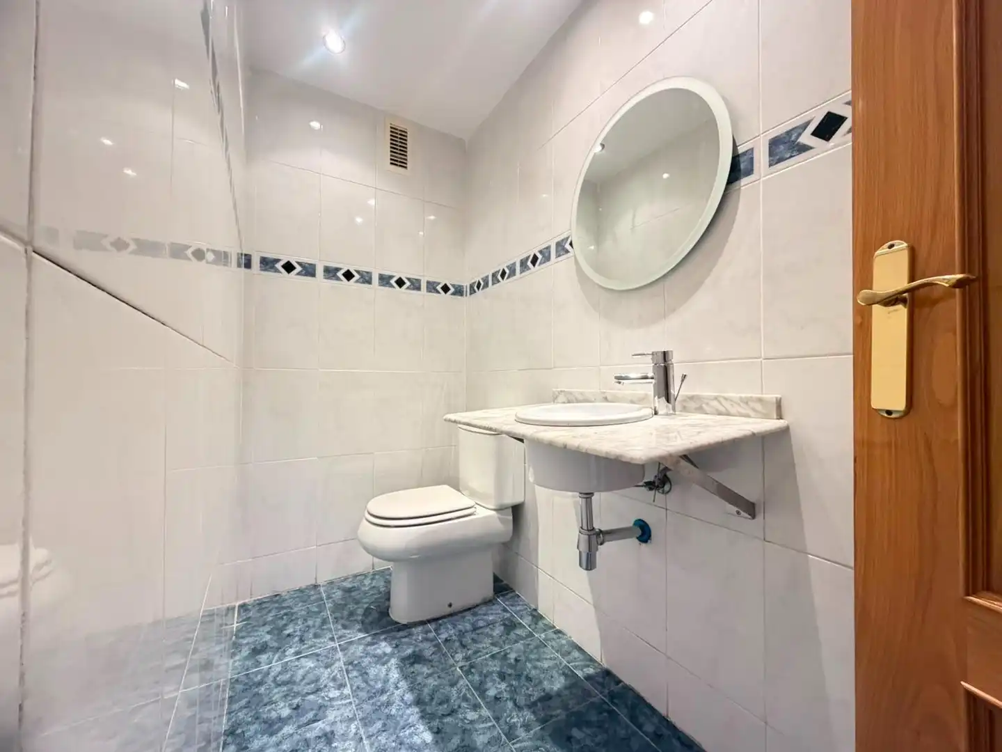 Baño de Dúplex en venta en Alicante / Alacant con Aire acondicionado, Calefacción y Terraza