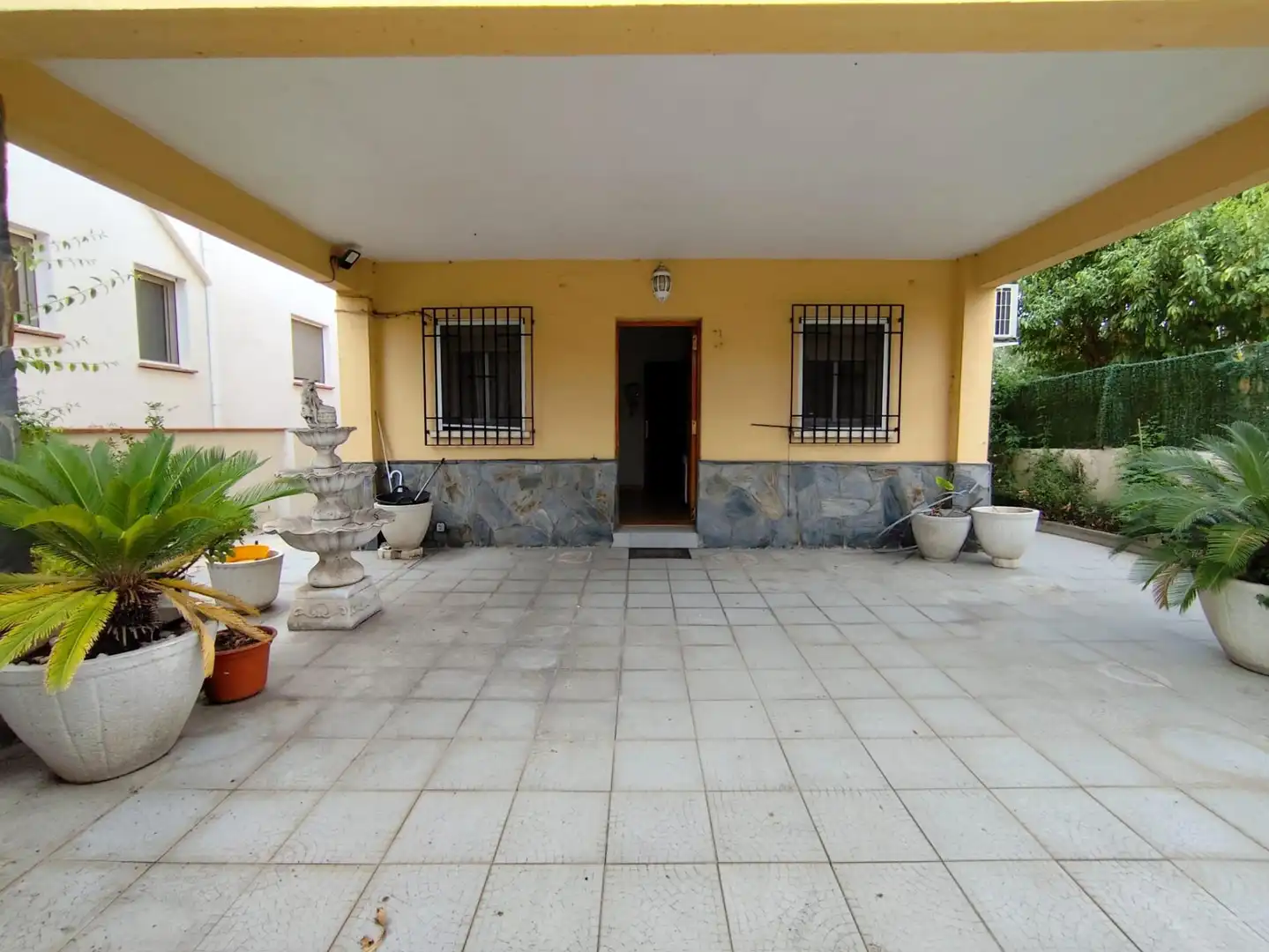 Vista exterior de Casa o chalet en venta en Santa Perpètua de Mogoda con Aire acondicionado, Calefacción y Jardín privado