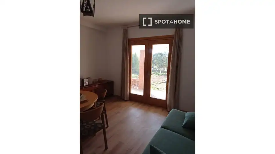 Habitación de Apartamento para compartir en Vilanova i la Geltrú con Aire acondicionado, Calefacción y Terraza