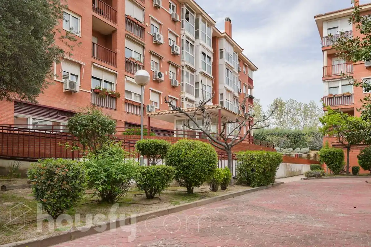Exterior view of Flat for rent in Madrid  with Air Conditioner, Heating and Furnished
