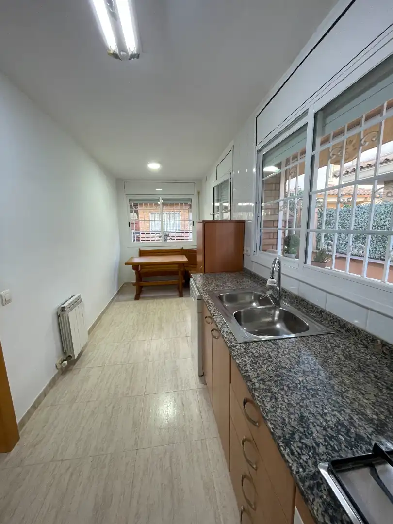 Semi-detached house with terrace for sale in Carrer de Pere Vergés 29, imagen 7