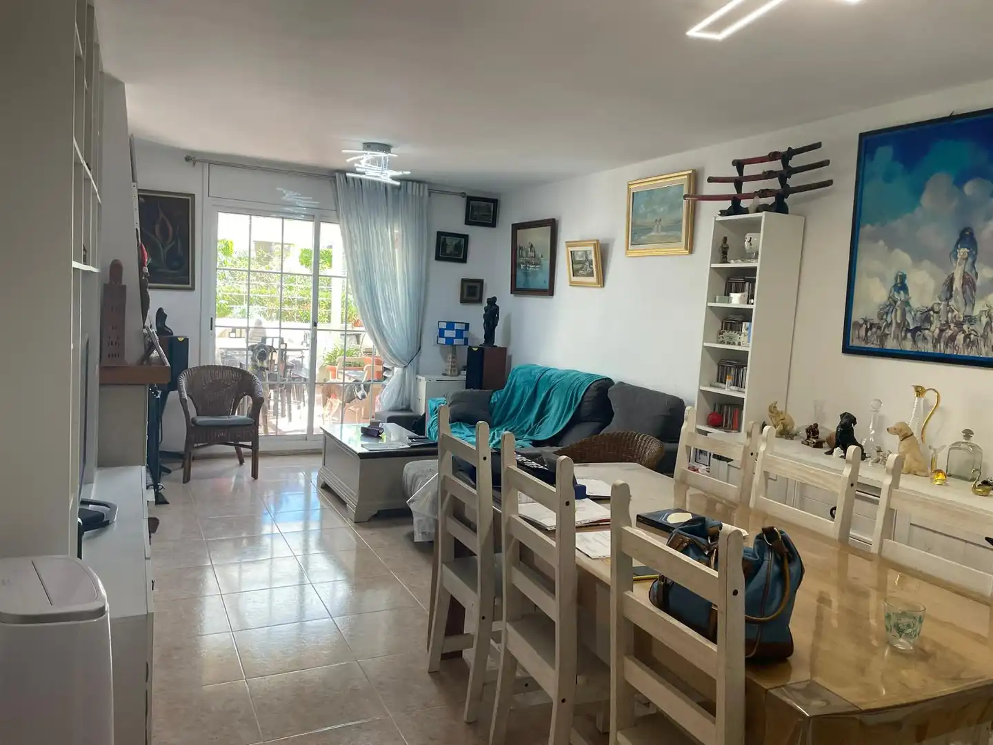 Wohnzimmer von Einfamilien-Reihenhaus zum Verkauf in Altafulla mit Heizung, Privatgarten und Terrasse