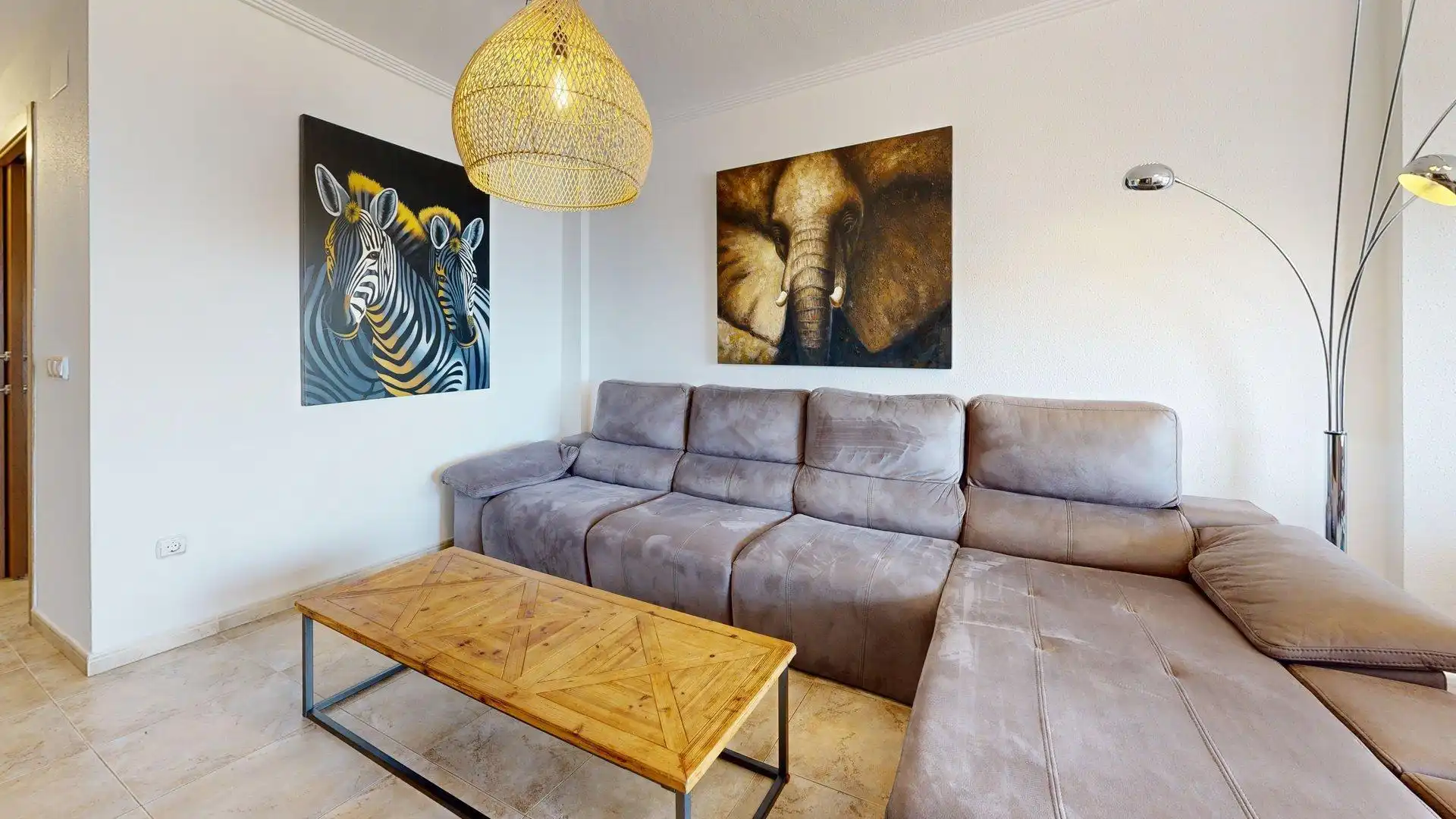 Sala de estar de Apartamento de alquiler en Elche / Elx con Aire acondicionado, Calefacción y Jardín privado
