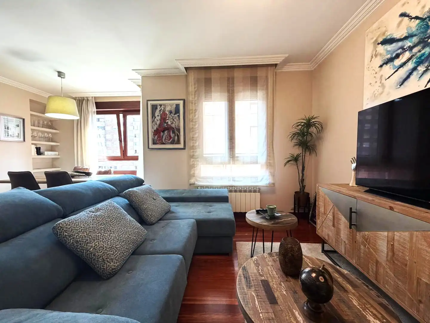 Sala d'estar de Pis en venda en Bilbao  amb Calefacció i Balcó