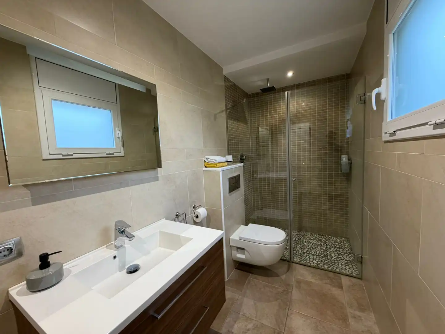 Bathroom of Houses for sale in Albesa  with Air Conditioner, Heating and Parquet flooring