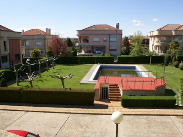 Xalet amb piscina en venda a Calle Río Moro