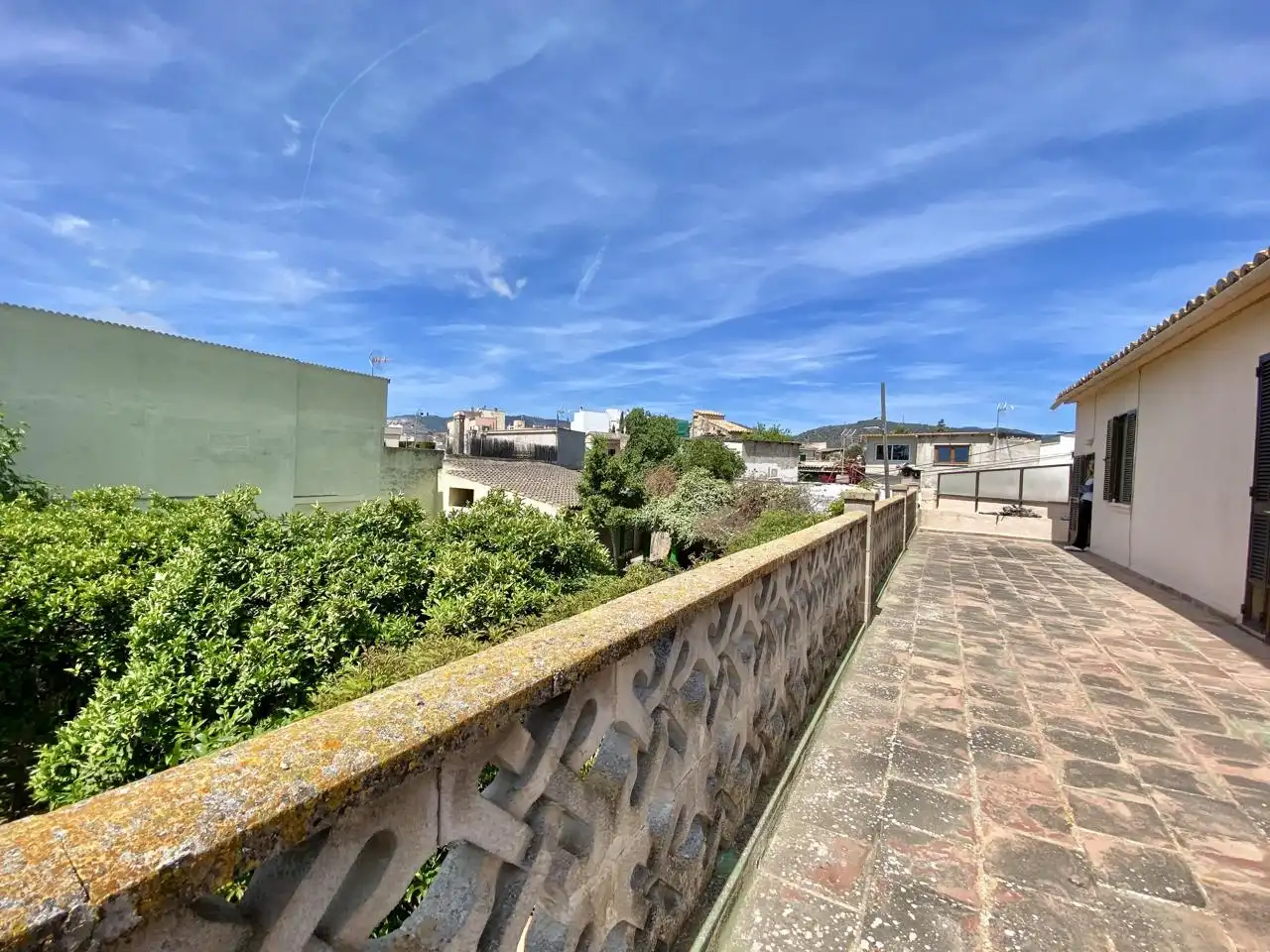 Außenansicht von Haus oder Chalet zum Verkauf in  Palma de Mallorca mit Privatgarten, Terrasse und Abstellraum