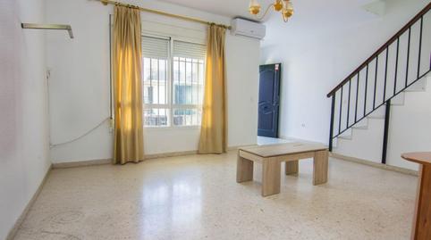 Foto 3 de Casa adosada en venda a Caballero Bonald - San José Obrero - Guadalcacín, Cádiz