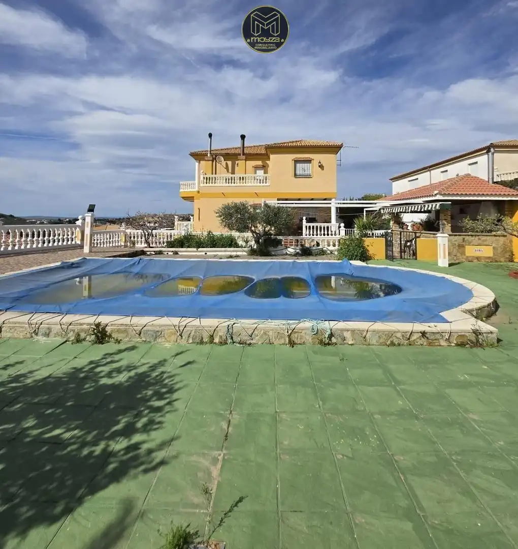 Piscina de Casa o xalet en venda en Jaén amb Aire condicionat, Traster i Piscina