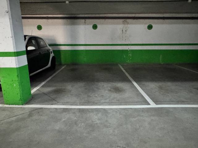 Garaje en Alquiler en Calle de Carlos IV, 6B en Simancas