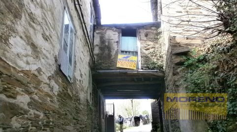 Casa rústica de 4 dormitorios a reformar en Samos, Lugo.