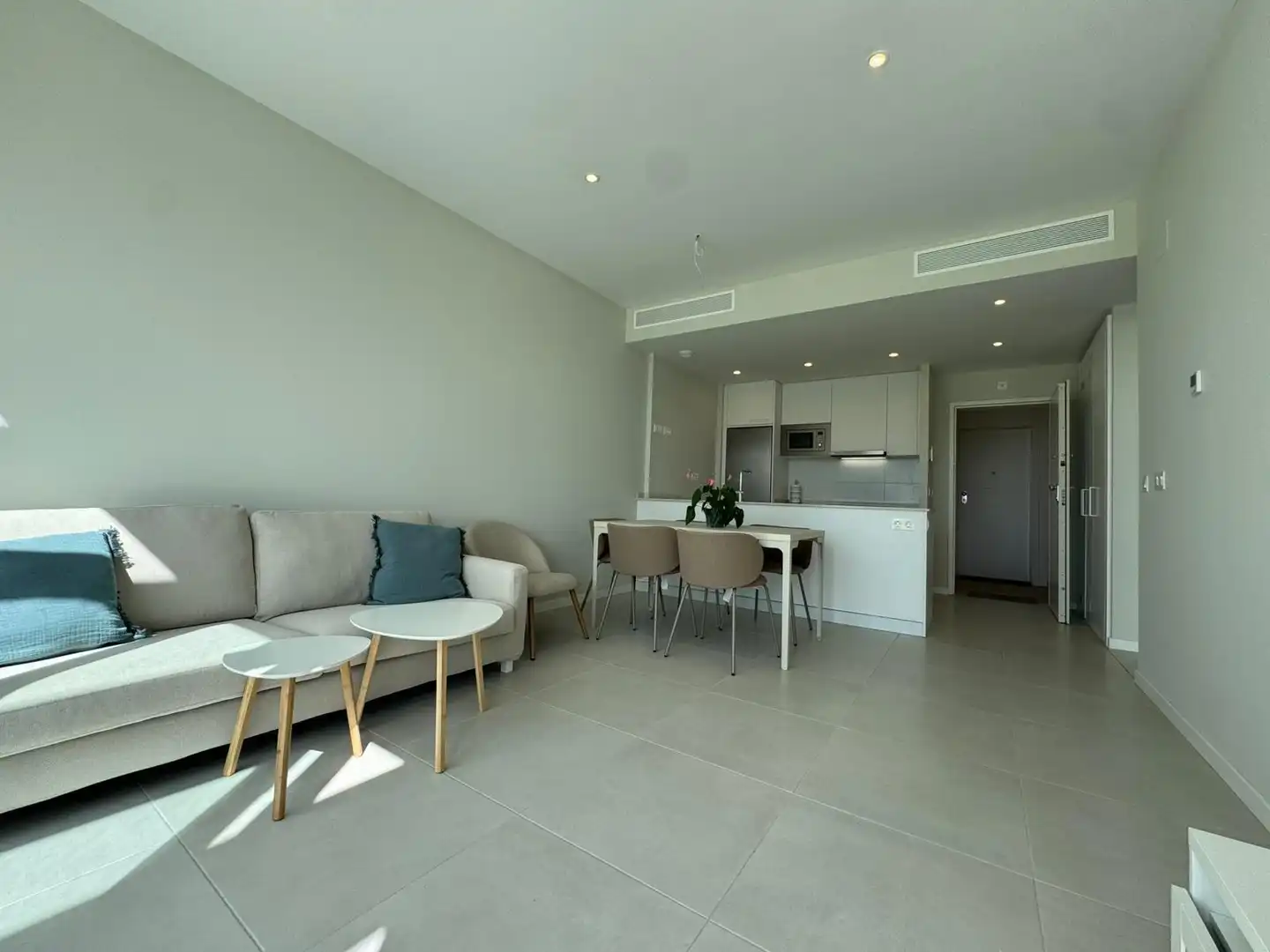 Sala d'estar de Apartament en venda en Chipiona amb Aire condicionat, Terrassa i Traster
