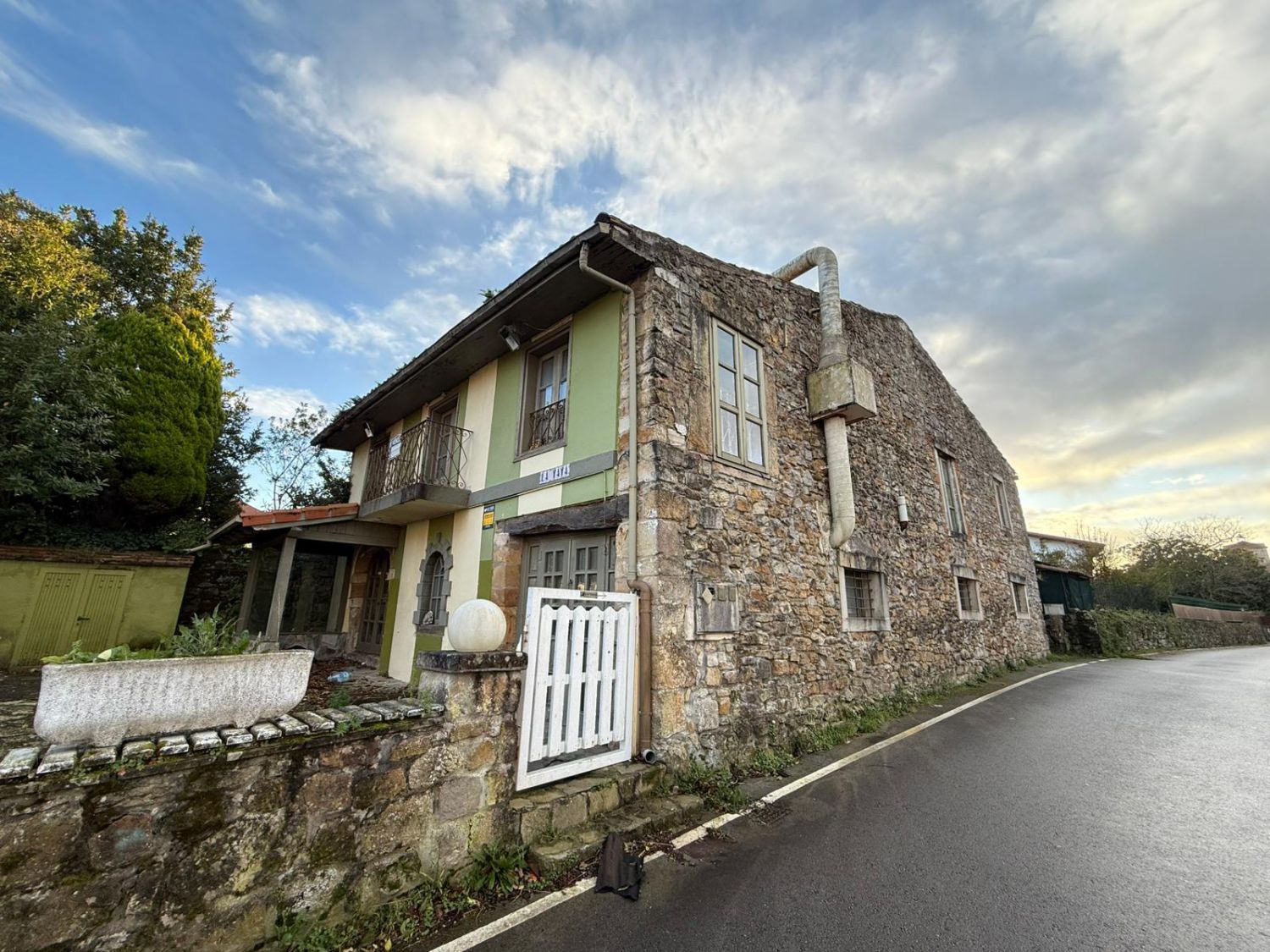 Vista exterior de Casa o xalet en venda en Meruelo amb Jardí privat i Terrassa