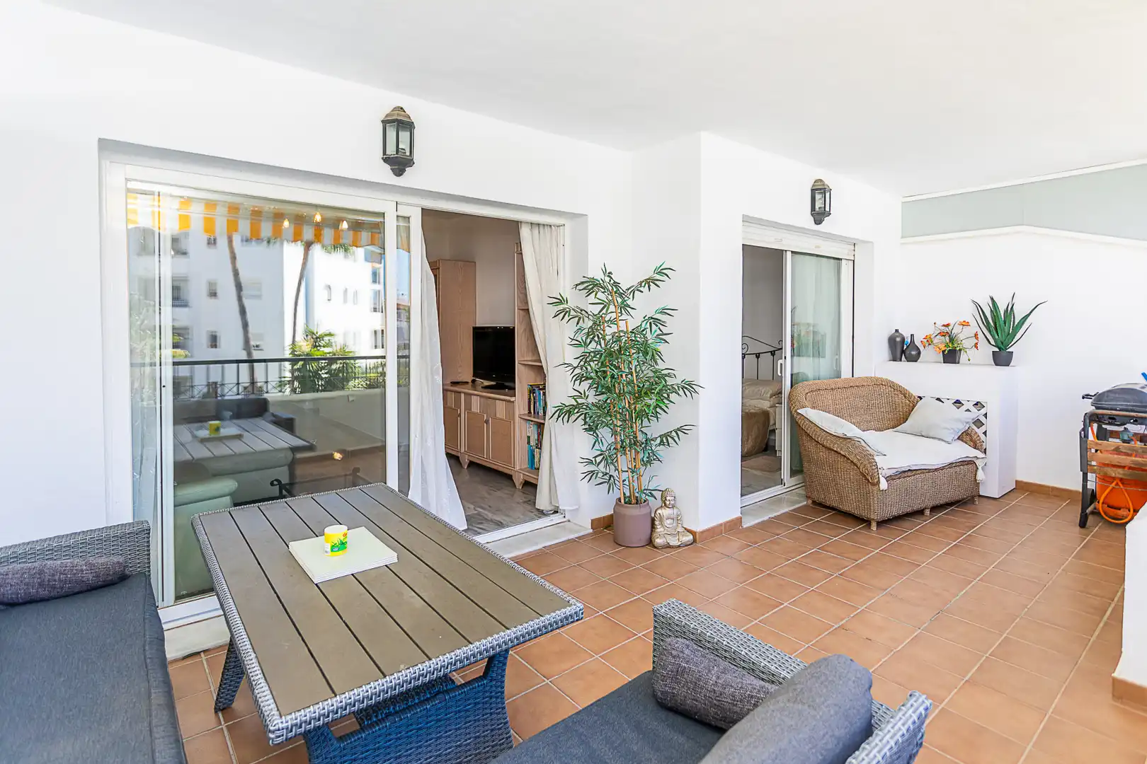 Apartament amb piscina en venda a Calahonda, imagen 8